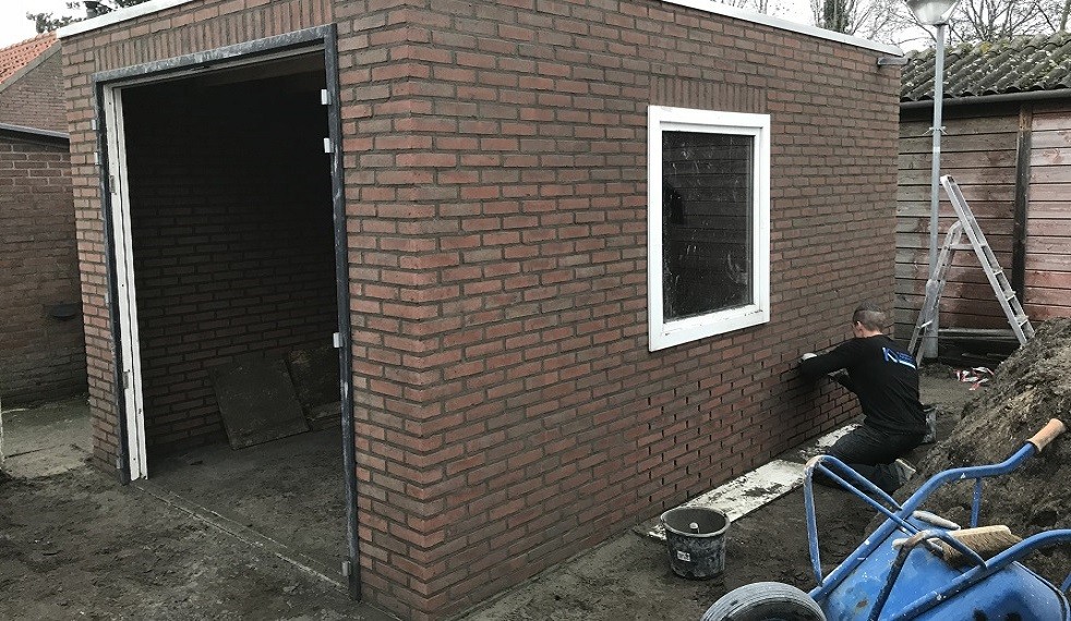 Het casco staat